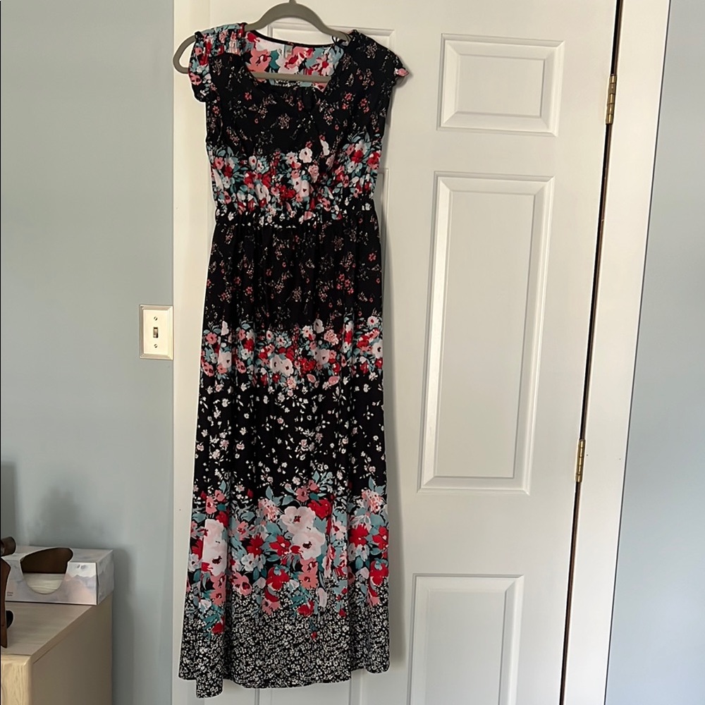 NY Collection Black and Pink Flutter Sleeve Maxi Dress